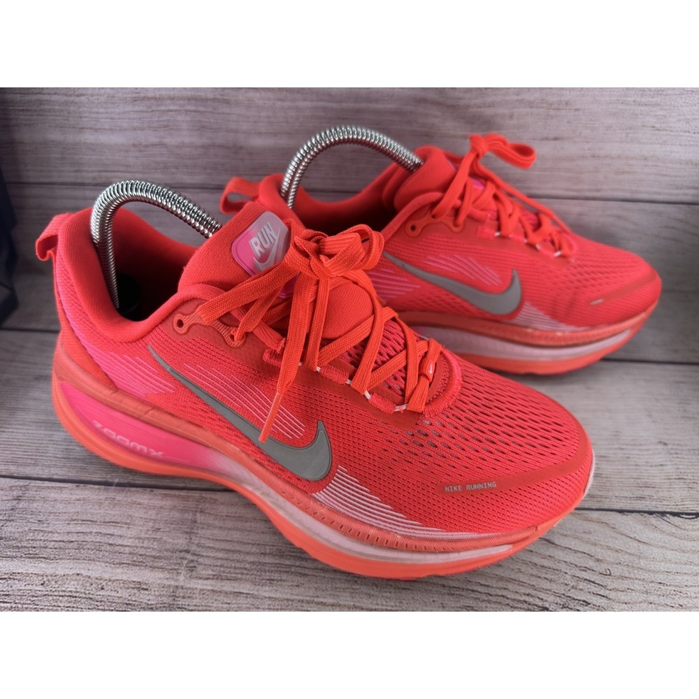 Nike Women's Vomero 18 Bright Crimson Hyper Pink Road Running Shoes Size 9